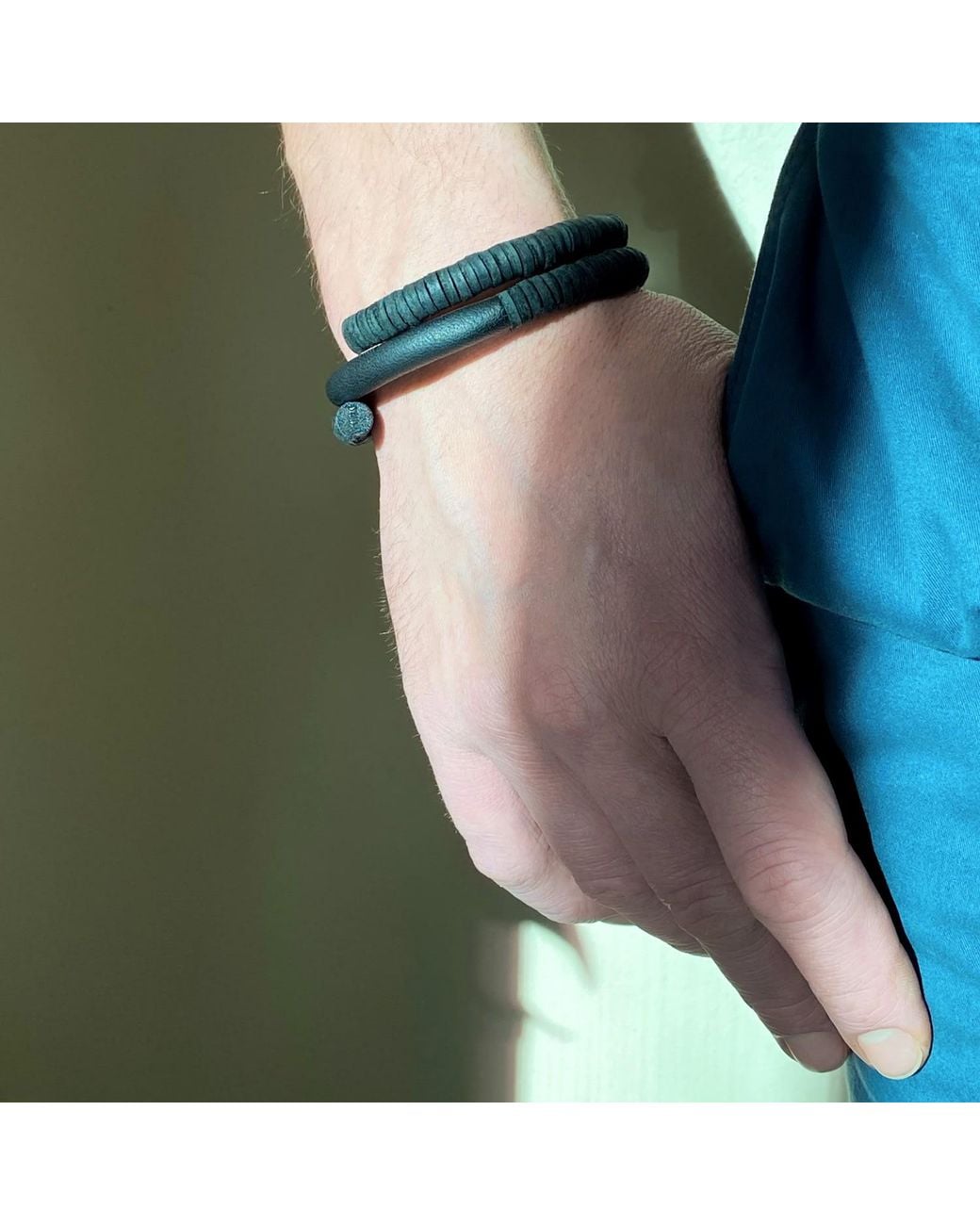 WAIWAI Black Coil Combo Leather Bracelet for men