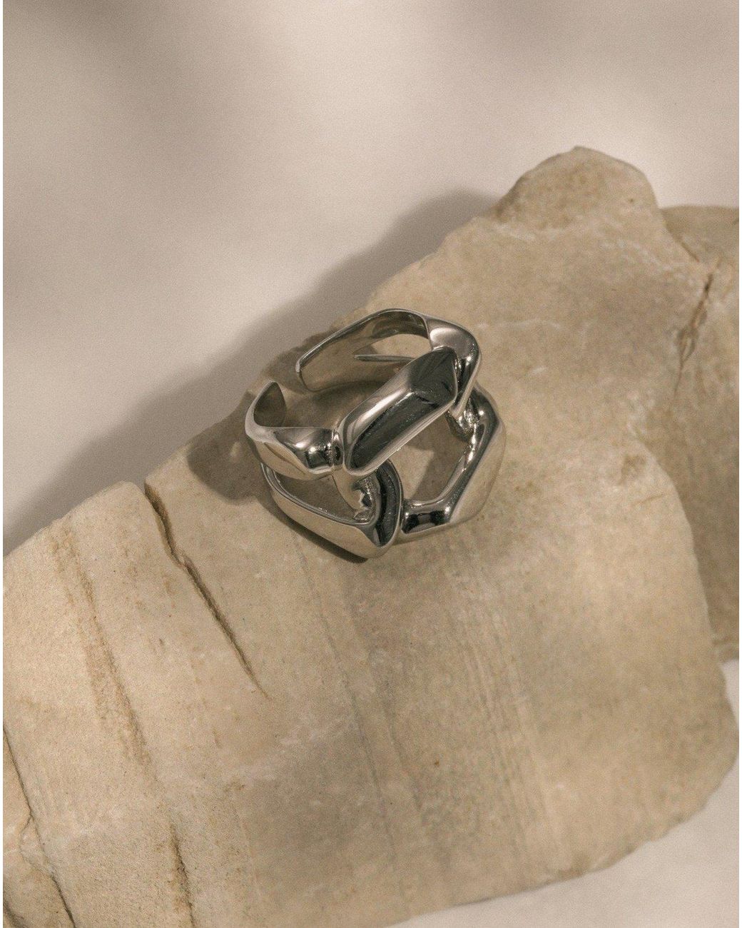 Lait & Lune Metallic Thar Ring