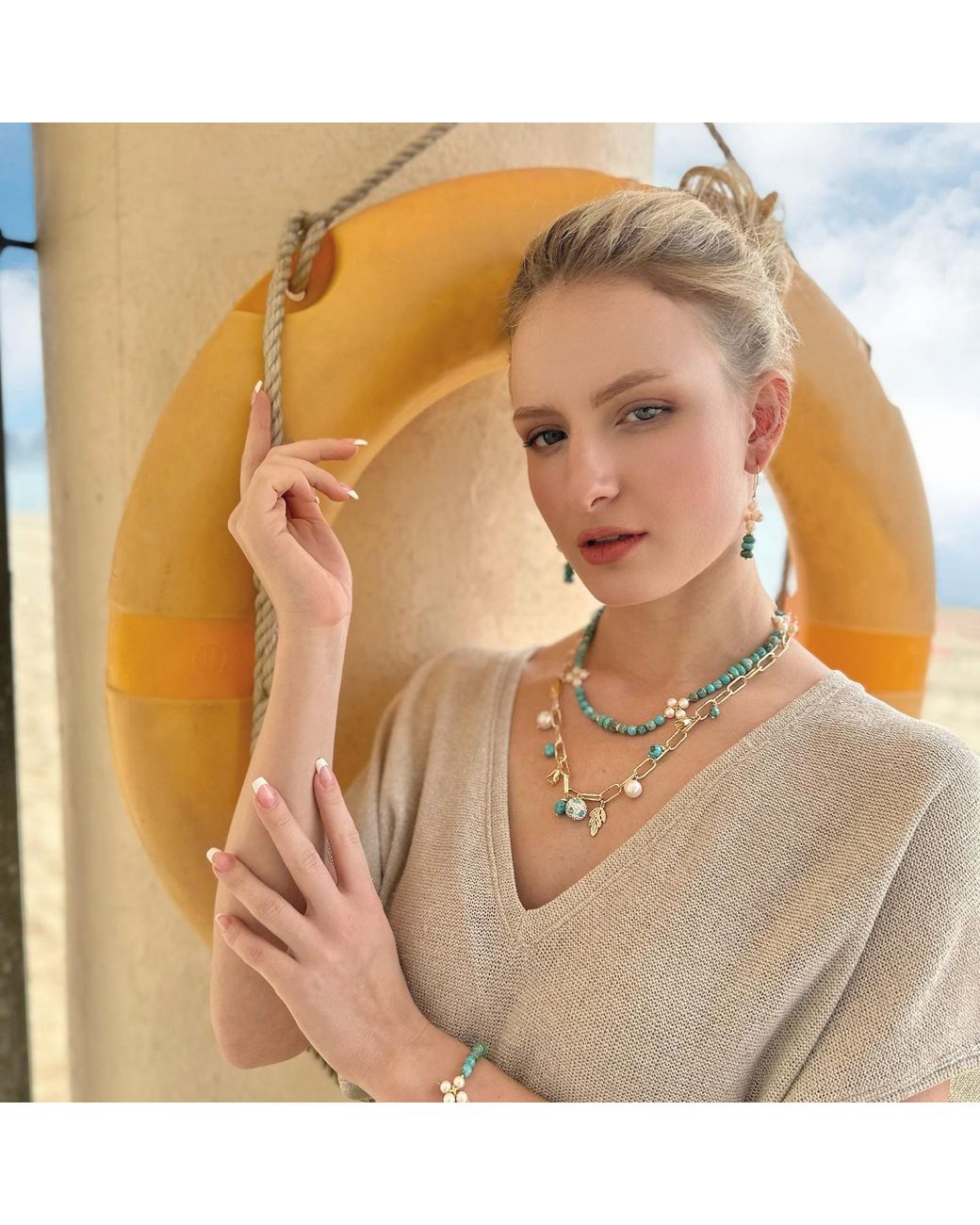 Farra Metallic Chain With And Pearls Necklace
