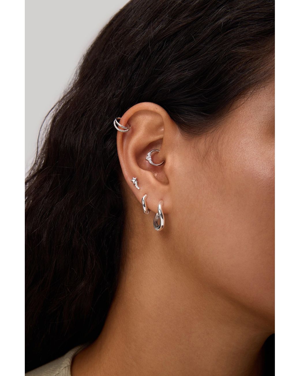 Vanhi Metallic Crystal Shooting Star Threadless Flat Back Titanium Cartilage Stud