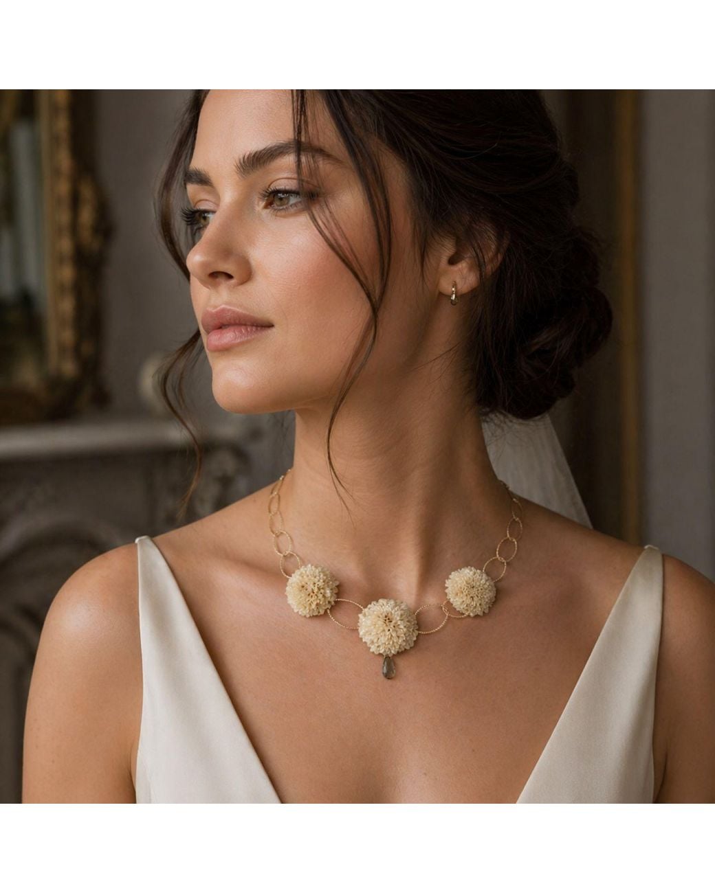 Bellus Domina Multicolor Natural Creamy Dahlia Necklace