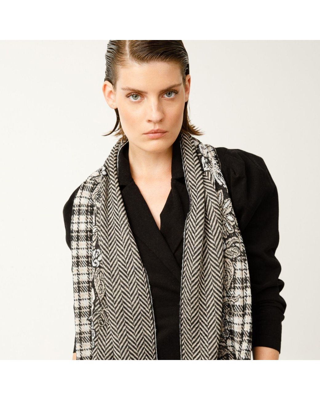 Mohair&Angora Gray Mohair Shawl Floral Art