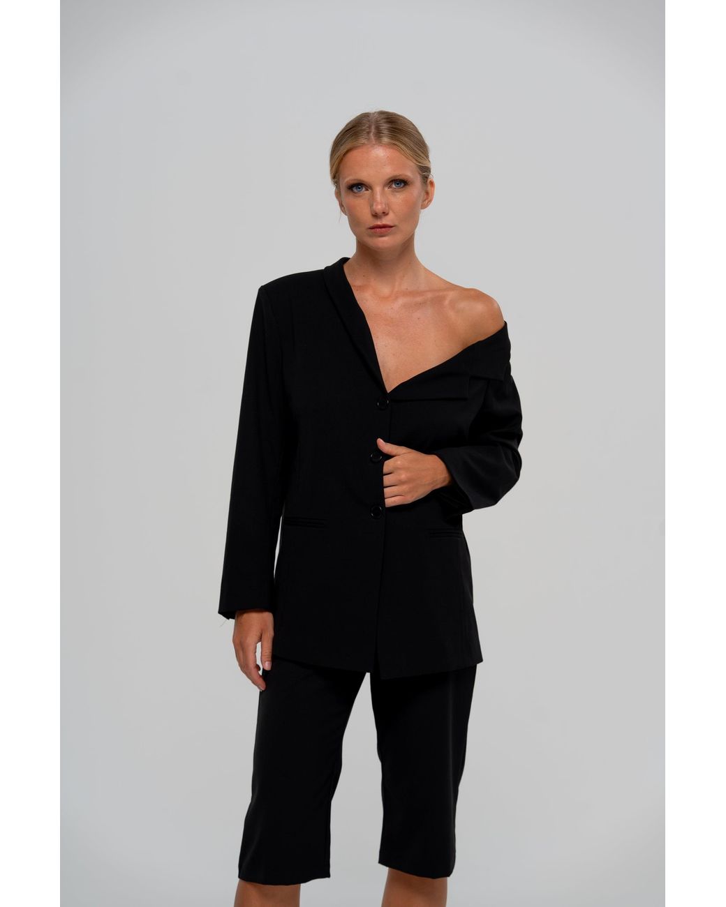 The Ethos Studio Black Lyra Blazer