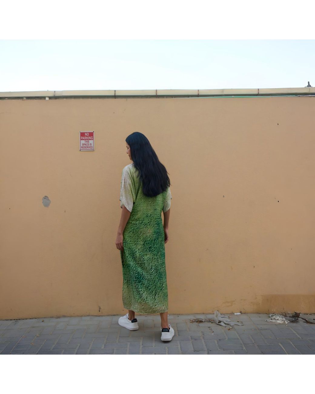 DHARA SHETH DUBAI Green Fleur & Fruit Vintage Long Kaftan Dress With Side Slits