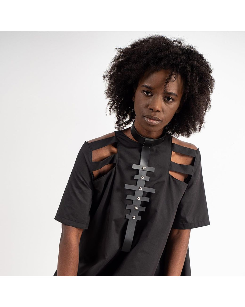Metamorph Black Extravagant Leather Choker
