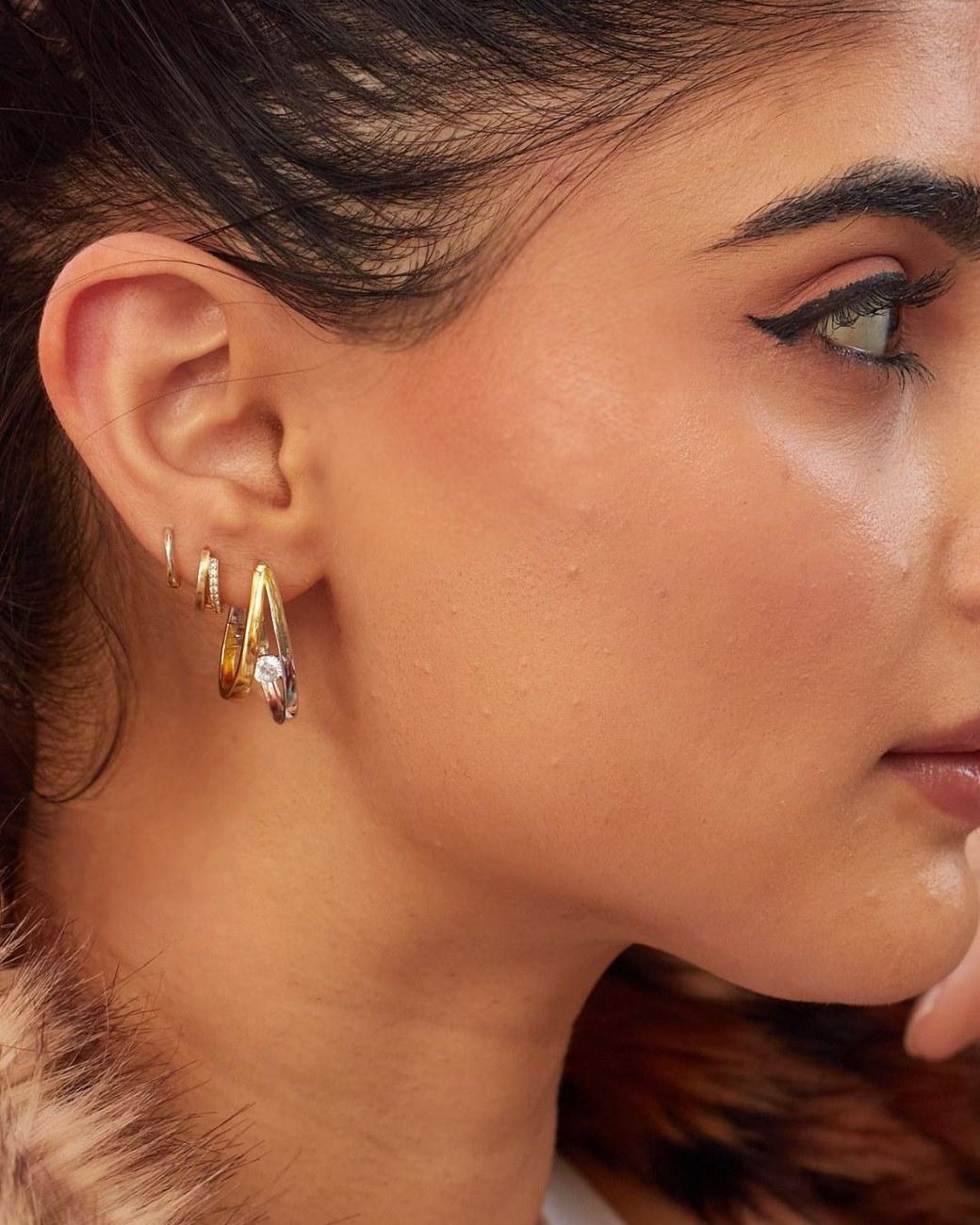 The Link Between Metallic Pile Poil Two Tone Hoop Earrings