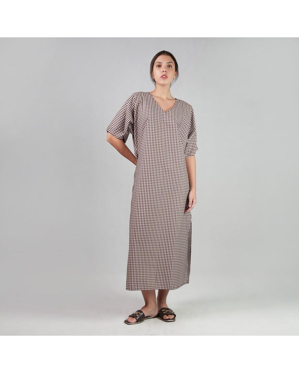 DHARA SHETH DUBAI Gray The New Classic Gingham Long Cotton Kaftan Dress With Side Slit