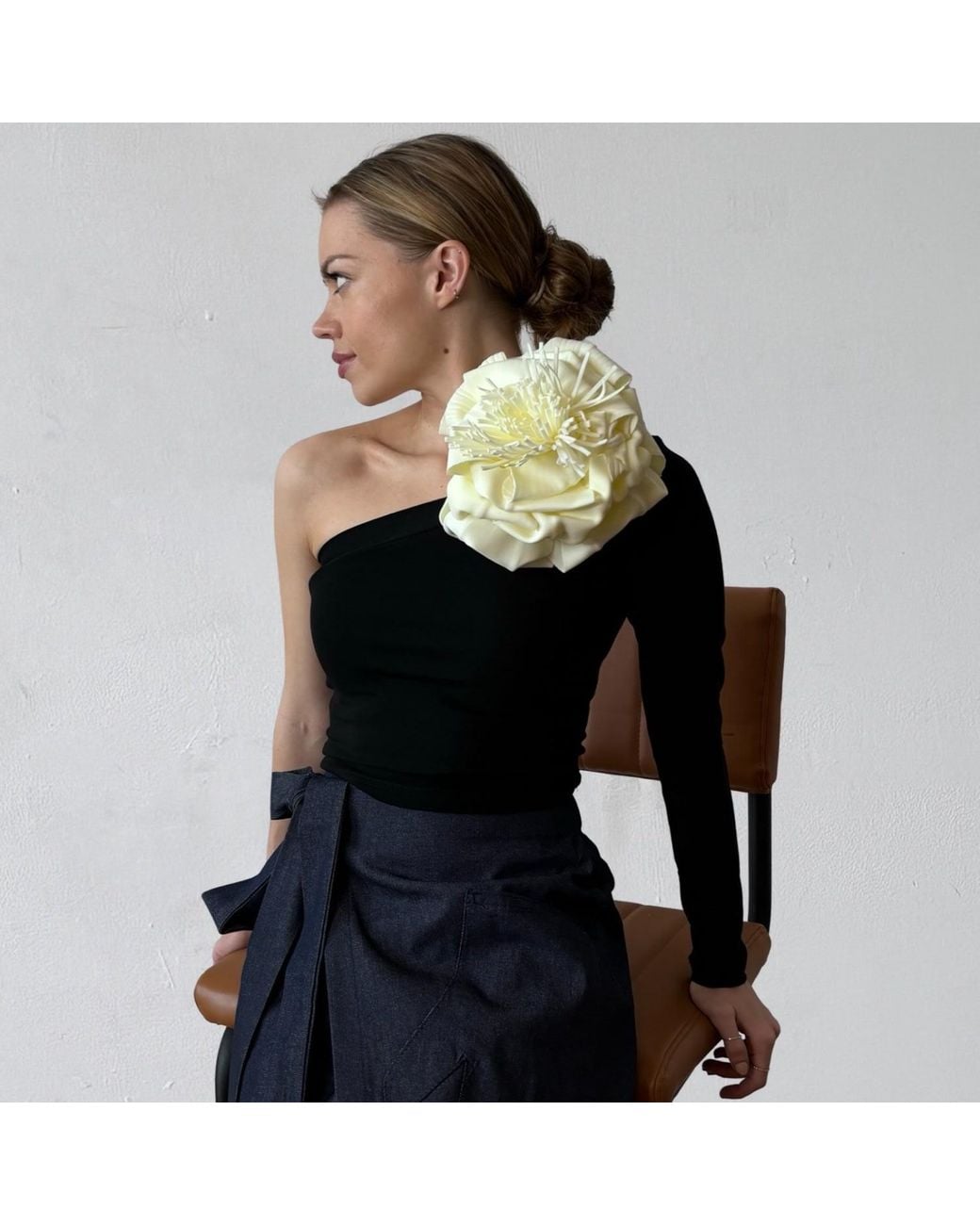 London Atelier Byproduct Black One Sleeve Top With Flower Pin