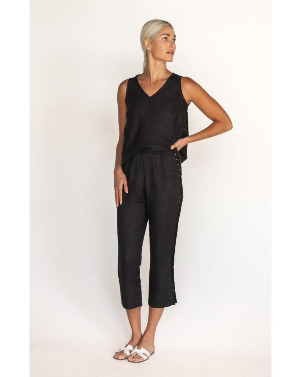 MARICEL Black Eleonora Linen Top