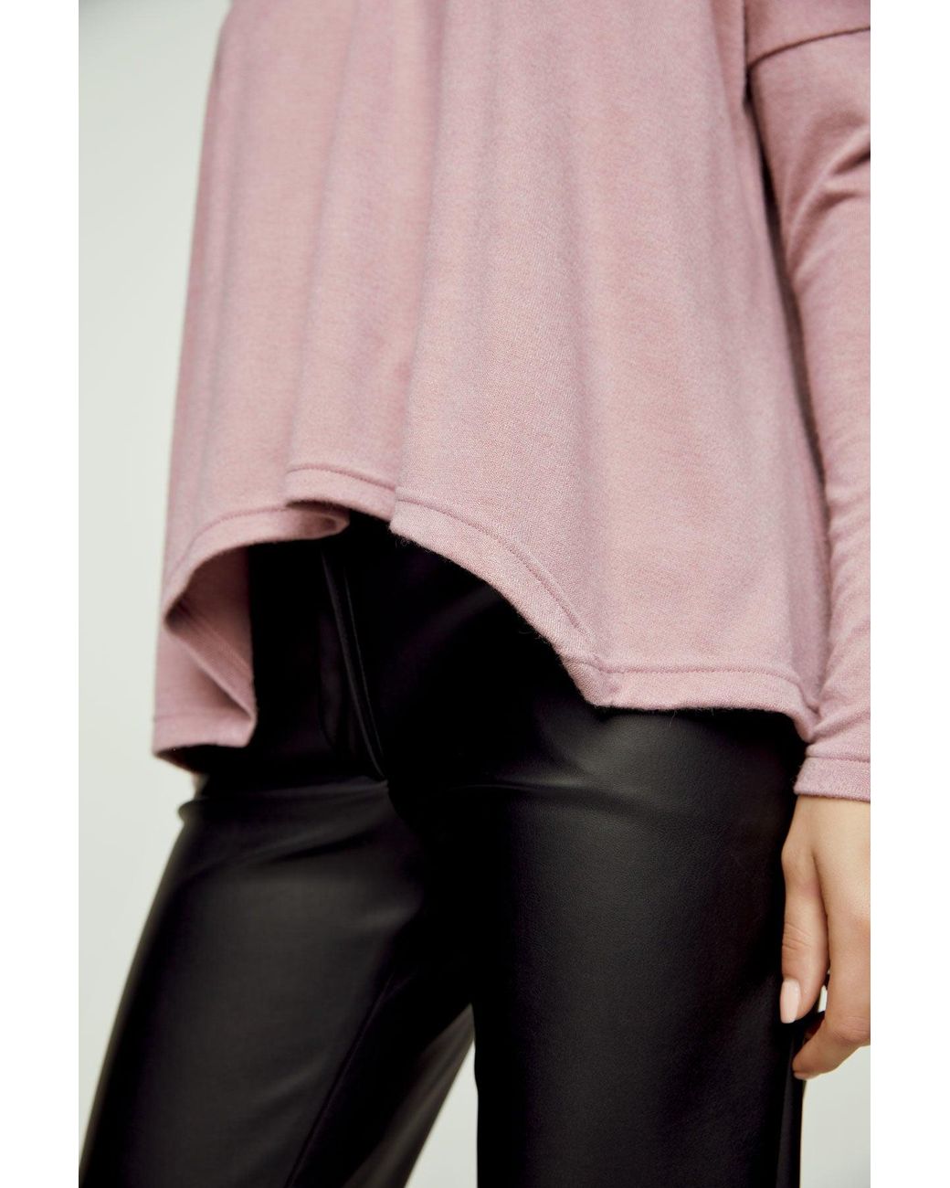 Conquista Pink Knit Handkerchief Hem Top