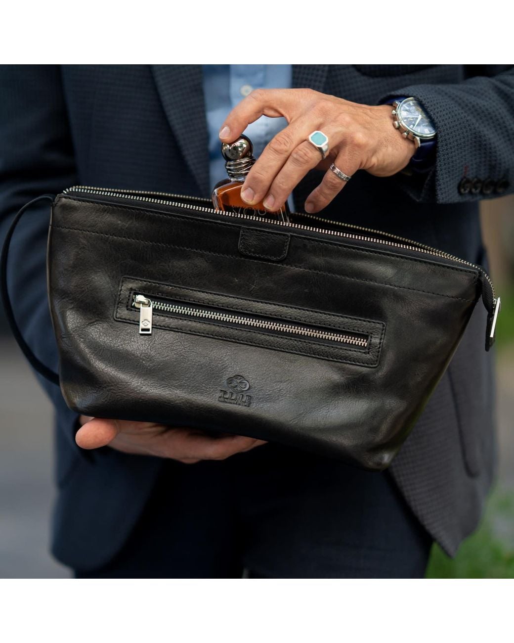 Time Resistance Black Leather Cosmetic Bag Dopp Kit for men