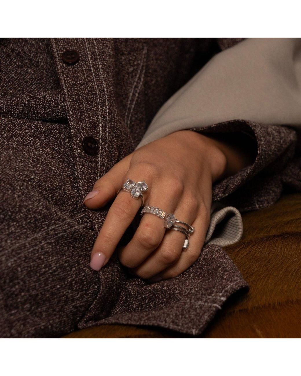 SHYMI White Three Stone Cocktail Ring