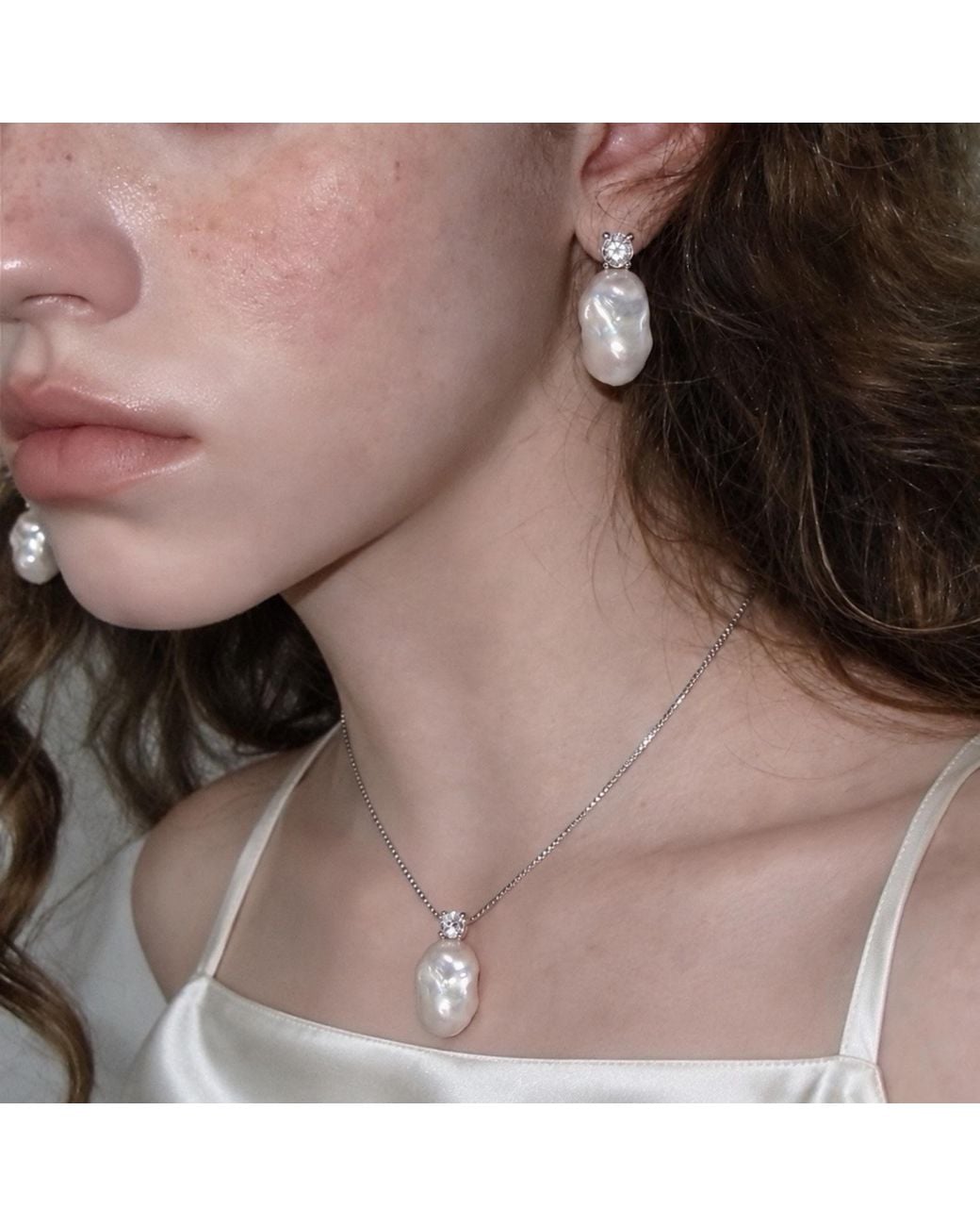 Ninemoo Metallic Gleaming Baroque Pearl Necklace