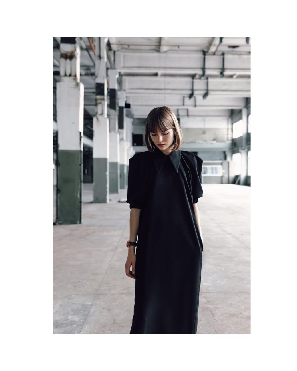 Julia Allert Black Collared Puff Sleeve Midi Dress