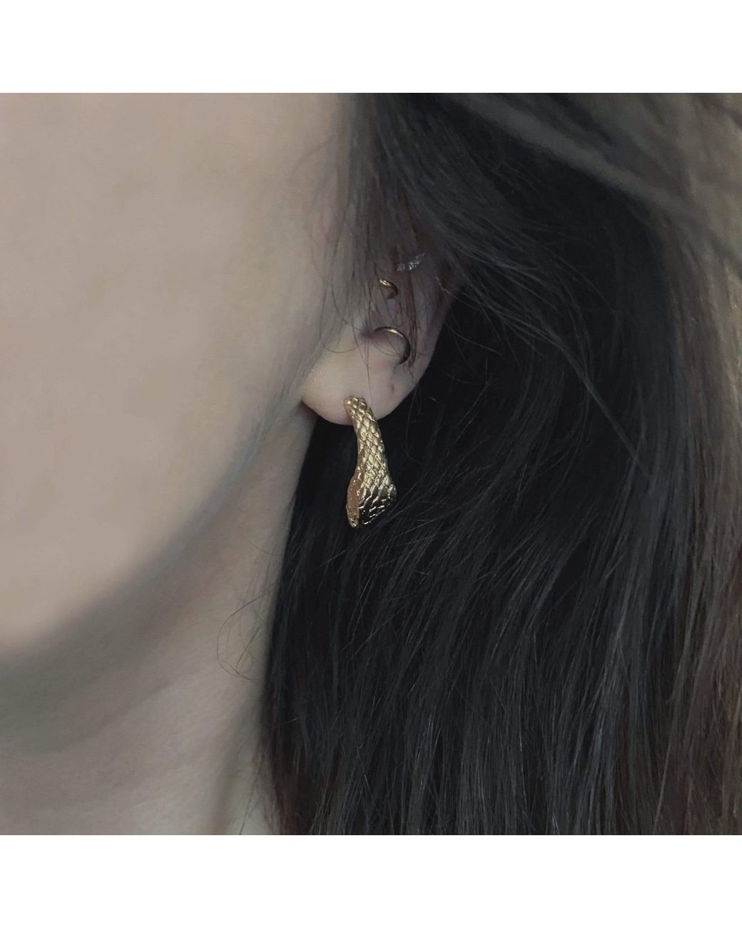 IN CAUDA VENENUM Metallic Drakaina Earrings