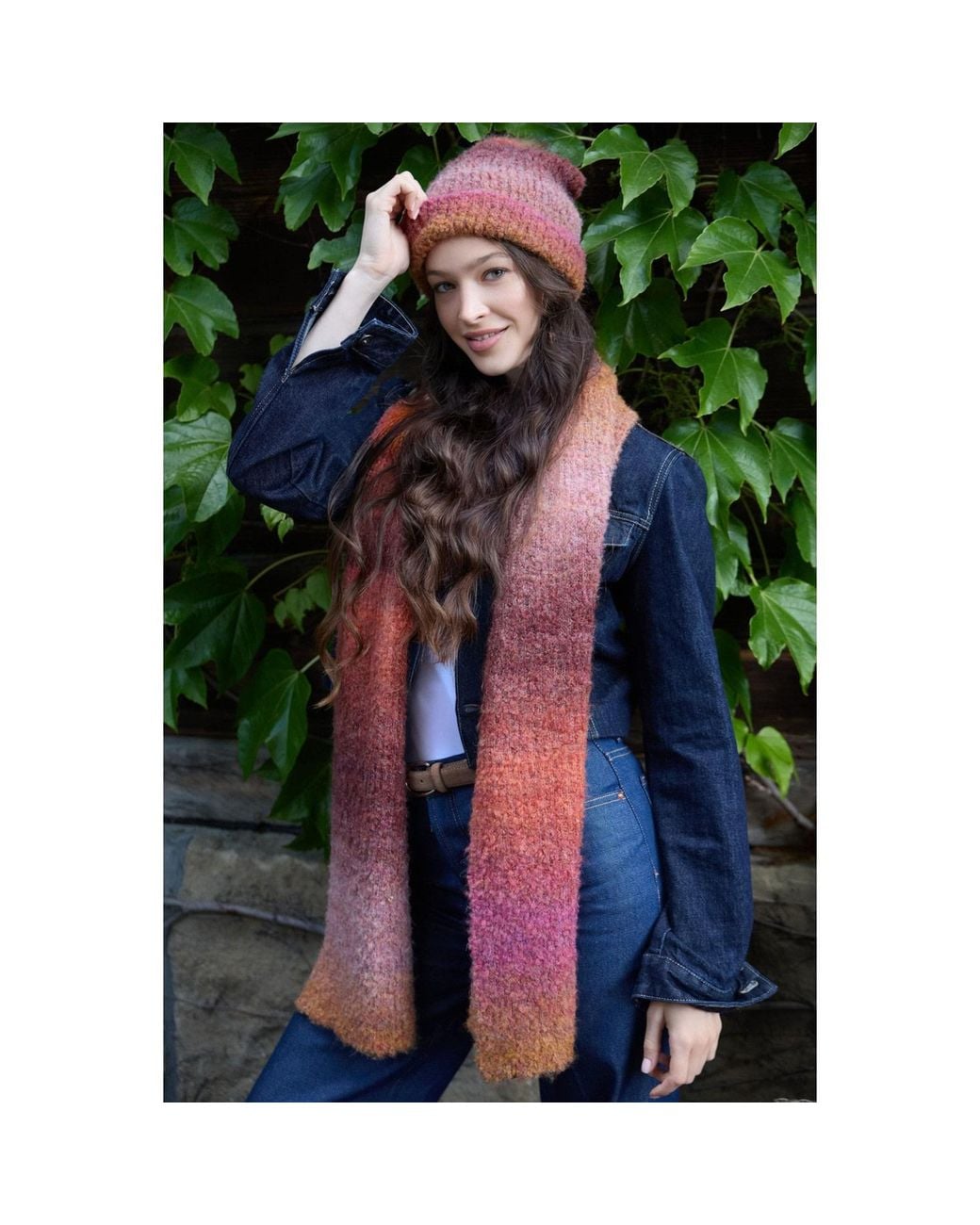 Saachi Red Gradient Knit Scarf