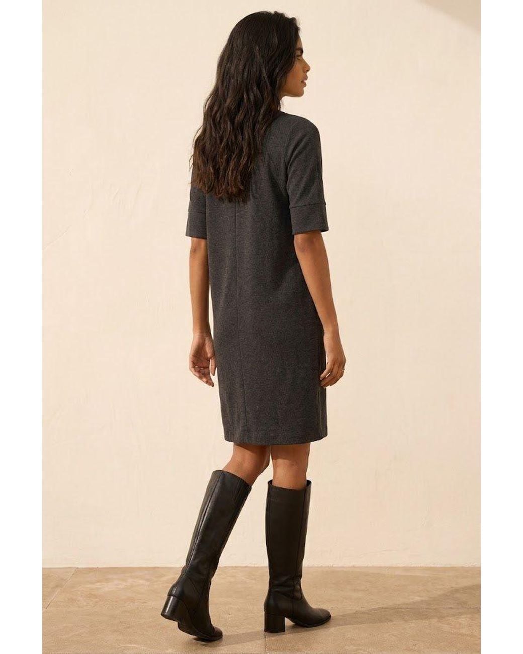 Conquista Black Embellished Front-Line Shift Dress