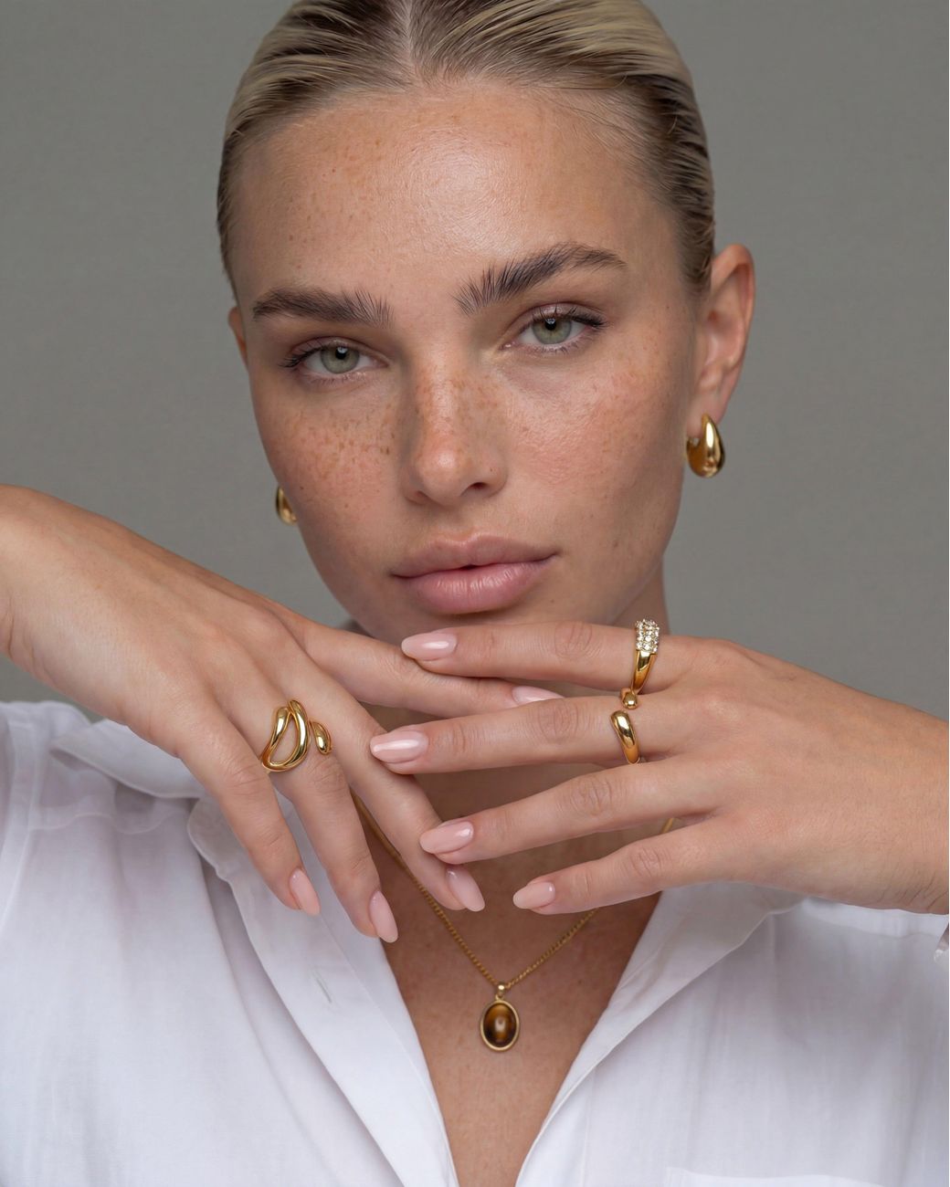 Elk & Bloom White Small Chubby 14K Teardrop Drop Studs