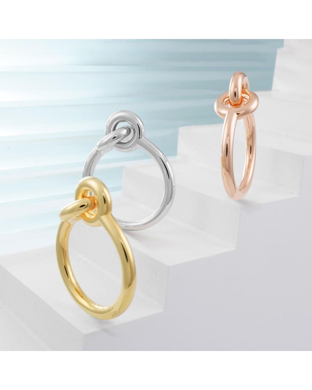 Meulien Metallic Interlocked Double Circle Ring