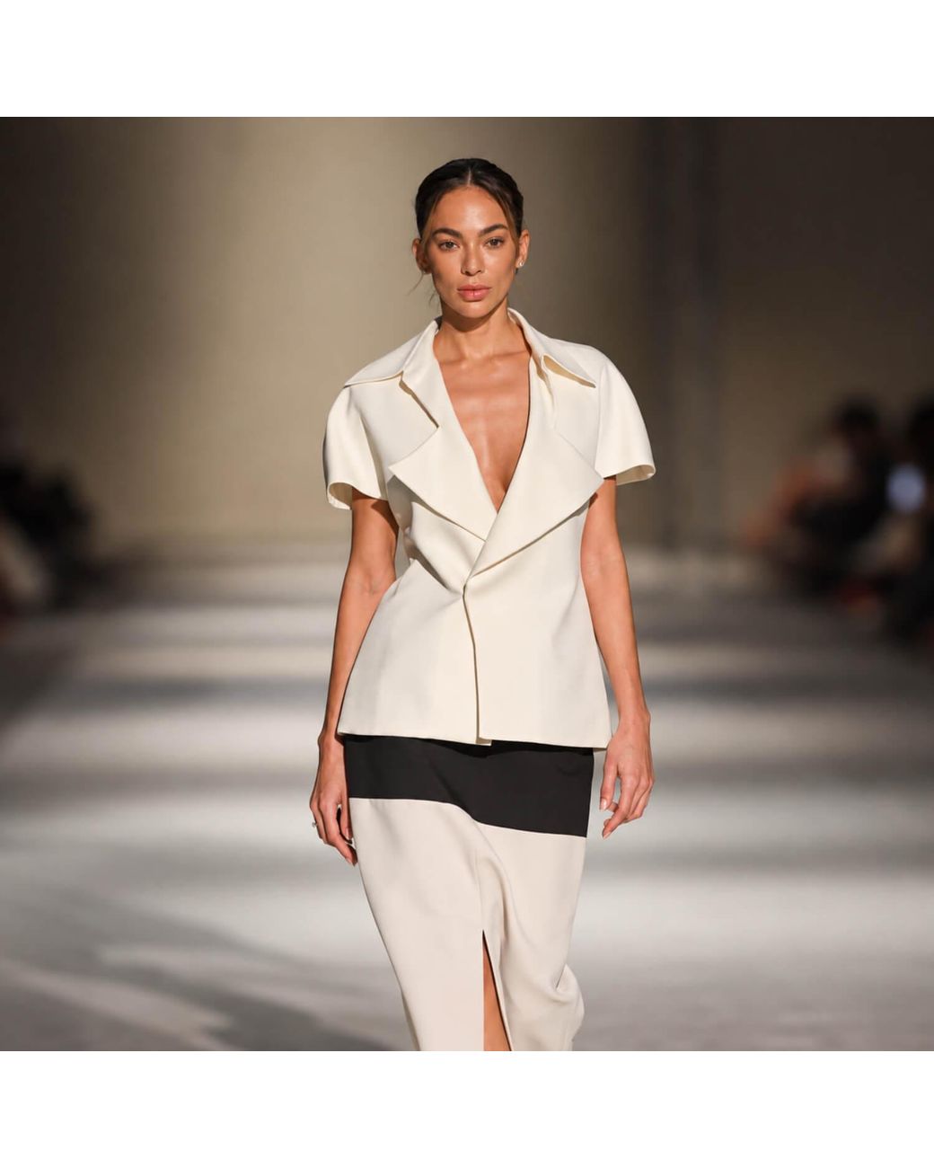 Elamins White Exaggerated Lapel Top