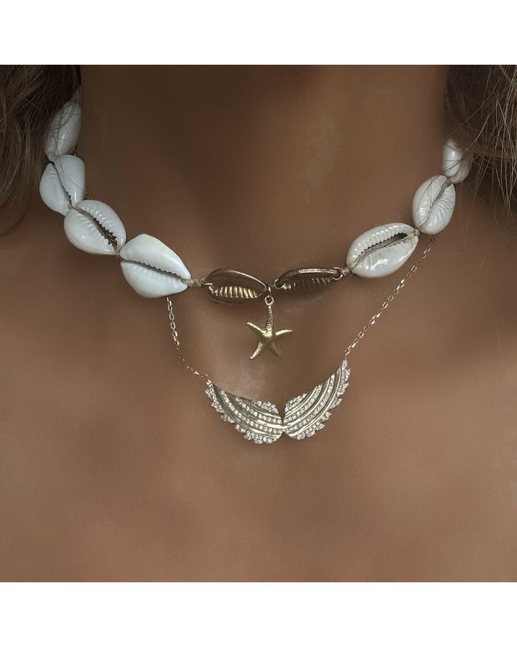Milchee Metallic Cowrie Shell Choker Stafish