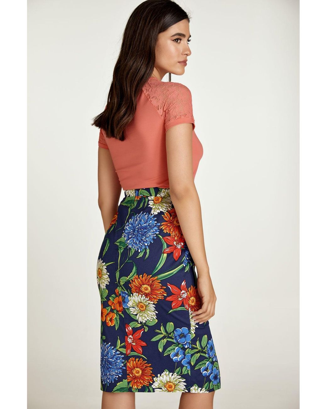 Conquista Pink Coral Top With Short Lace Sleeves