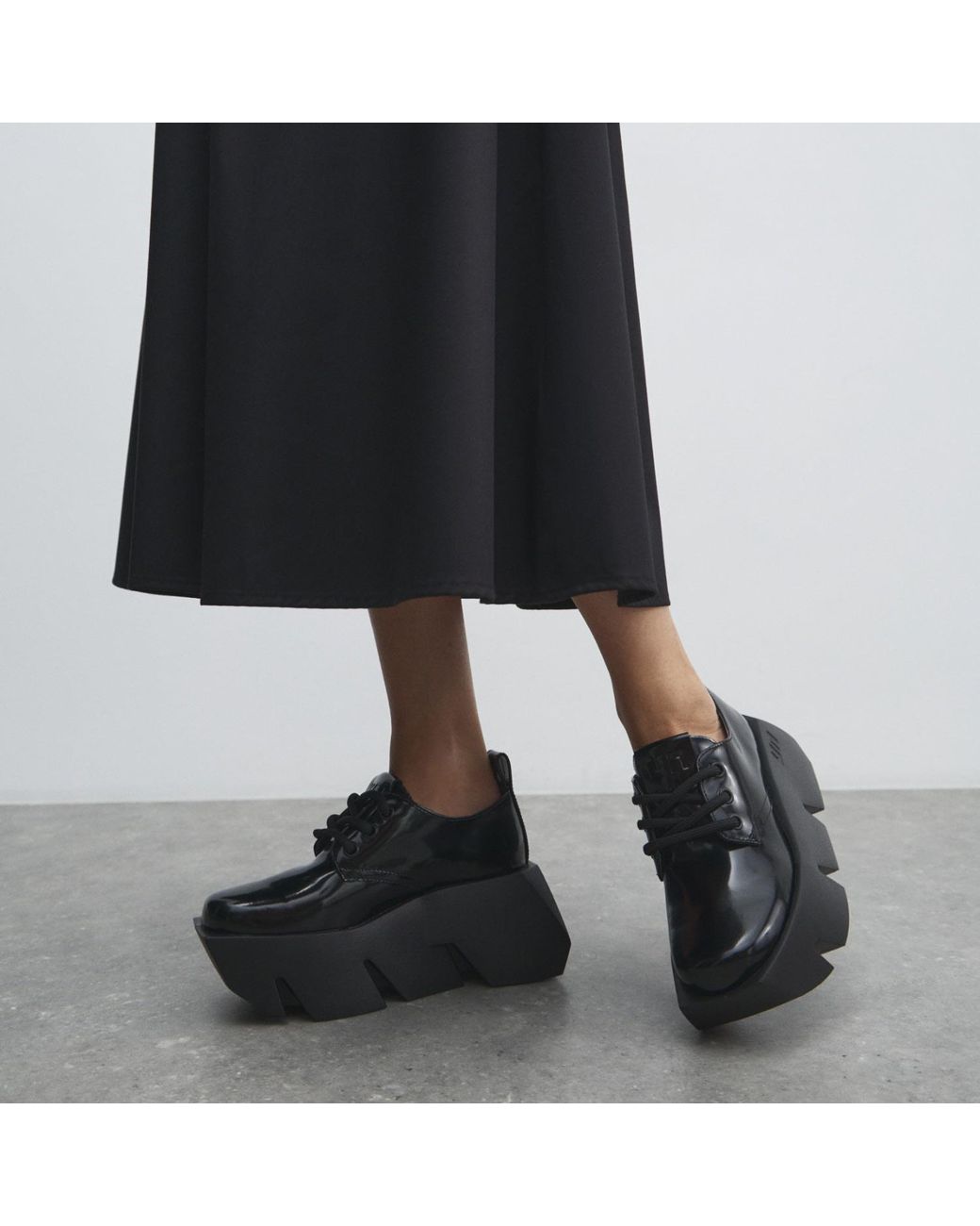 United Nude Black Bull Derby