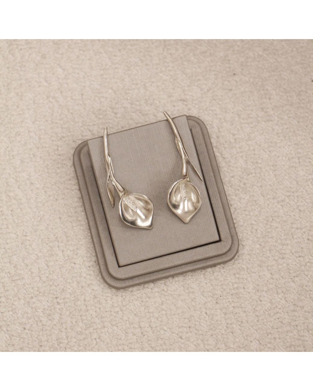 Agora Jewellery White Calla Maxi Earrings