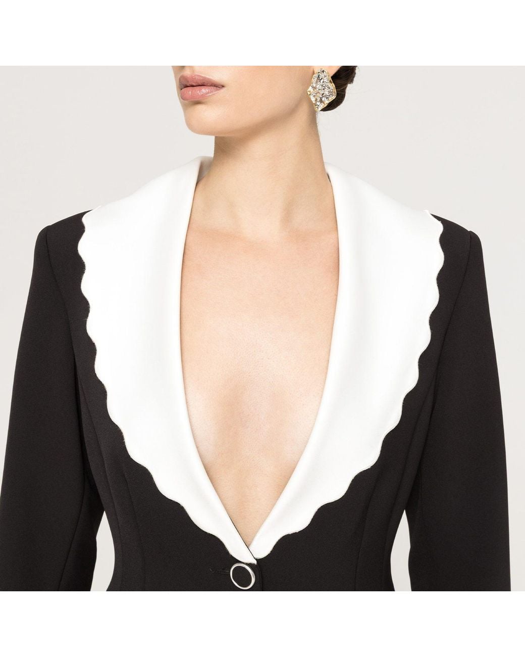 Nissa Black Single-Breasted Fitted Blazer