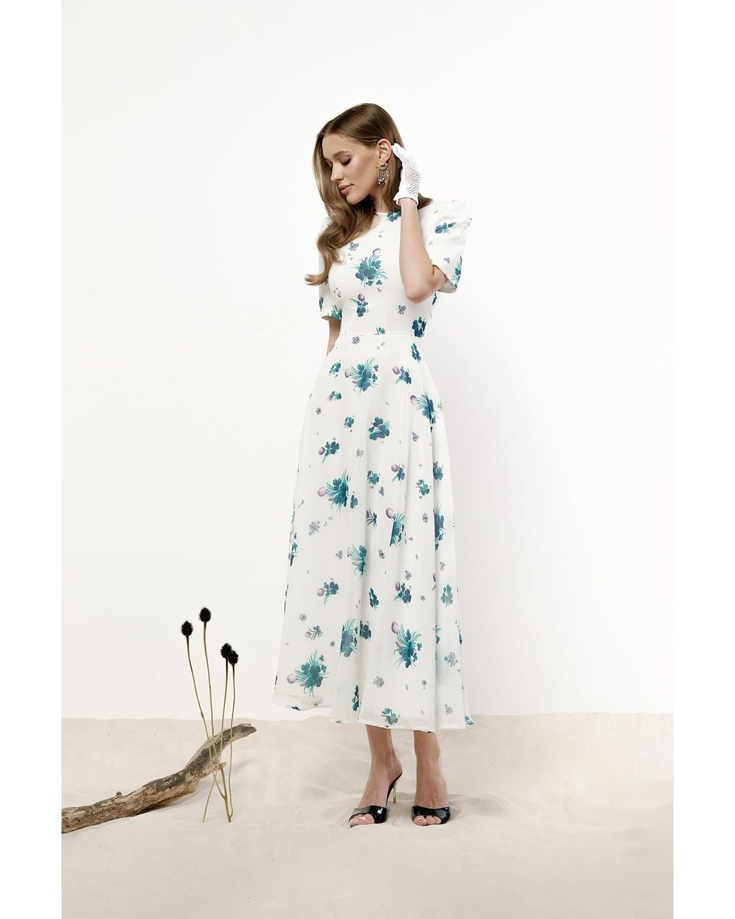 POST MERIDIEM White Floral Short Sleeve Midi Dress