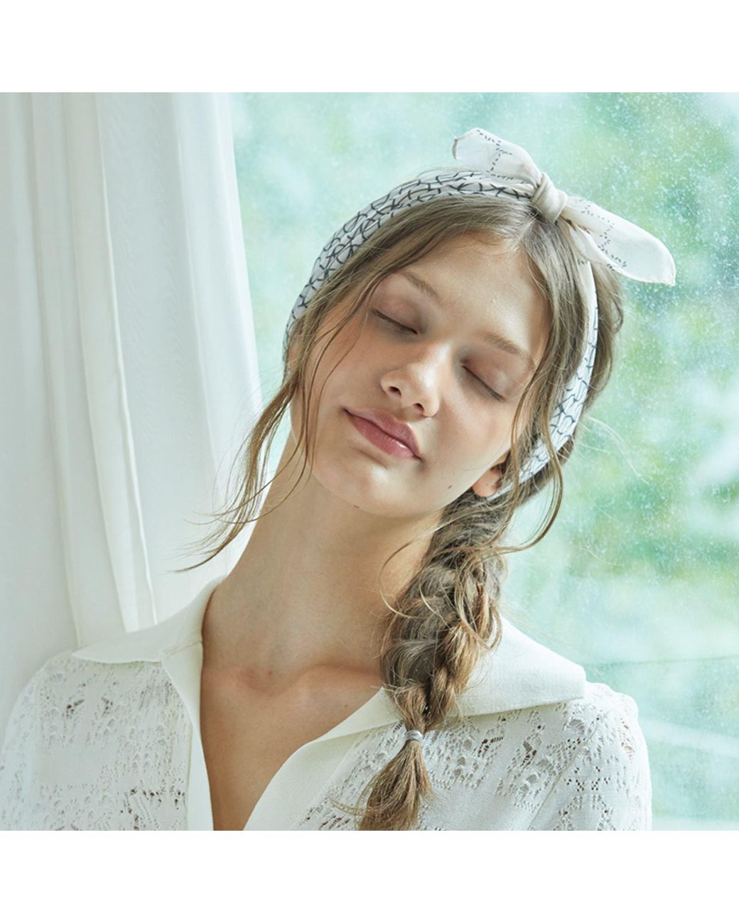 Ana Maison White Super Handkerchief