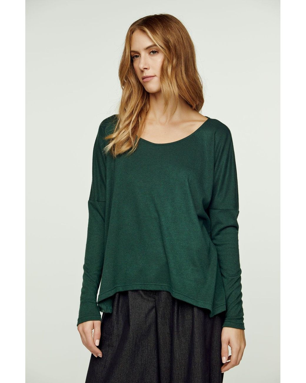 Conquista Green Knit Handkerchief Hem Top