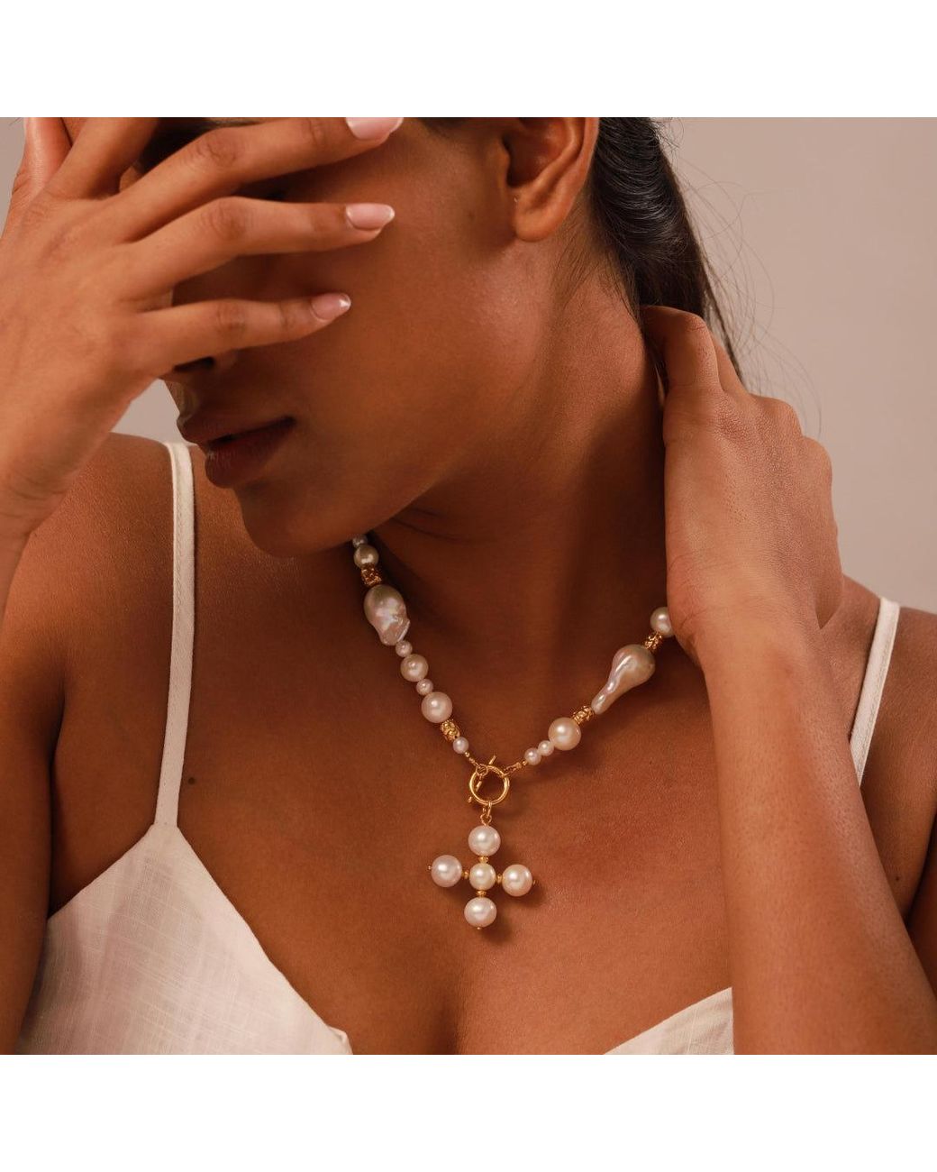 GEM BAZAAR Metallic Bottony Pearl Cross