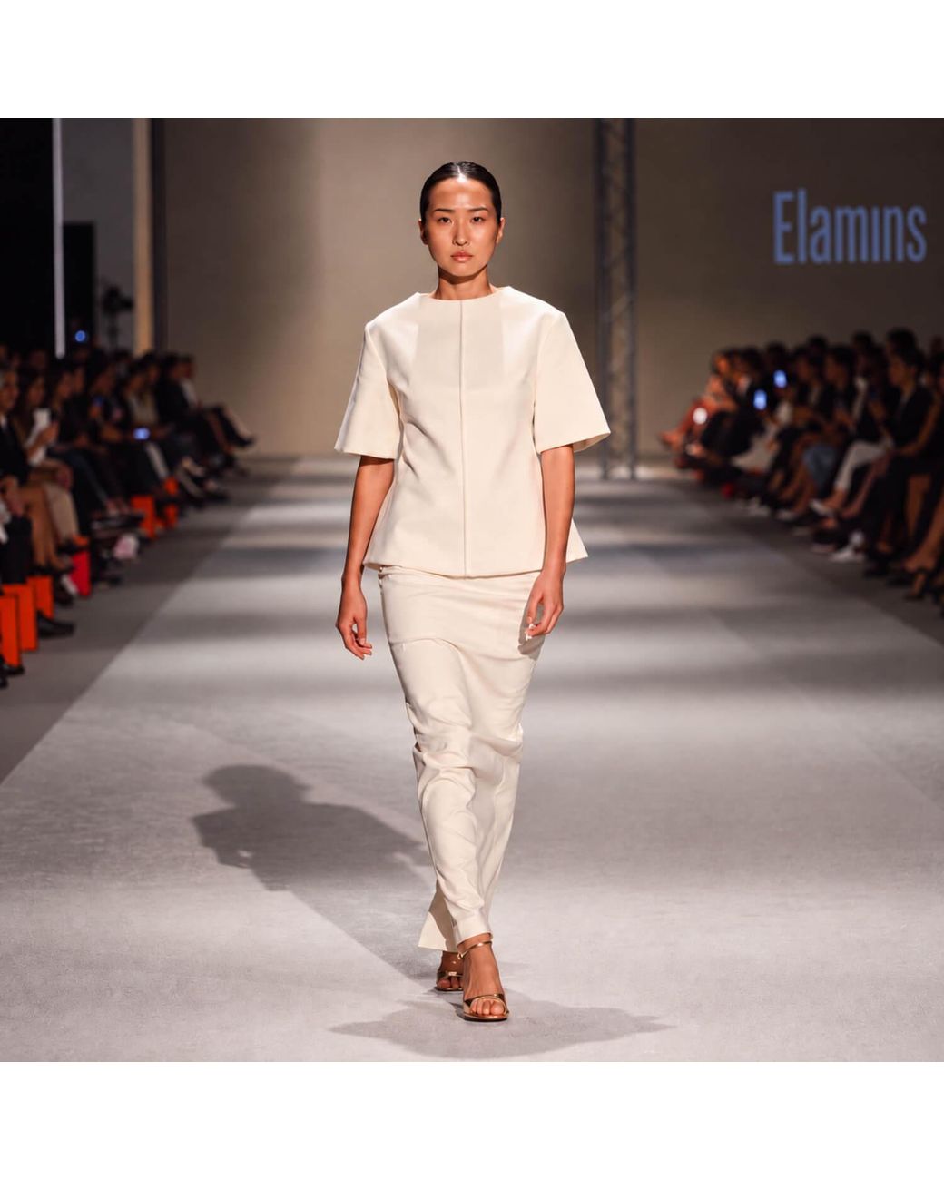 Elamins White Structured Hourglass Top