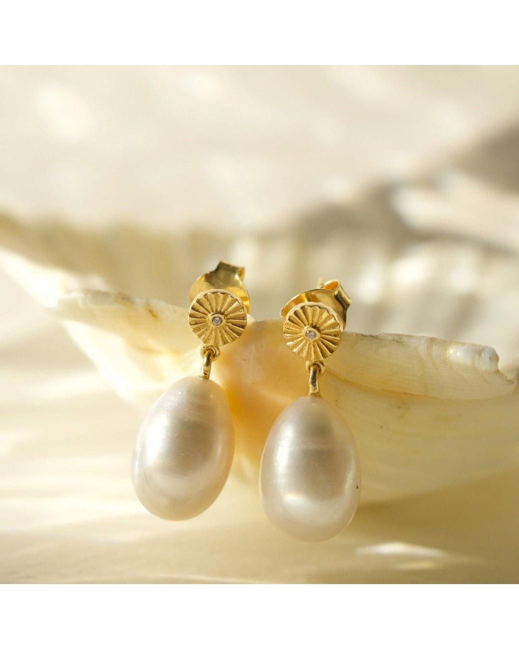 With Love Darling Metallic Innovation Pearl Earrings