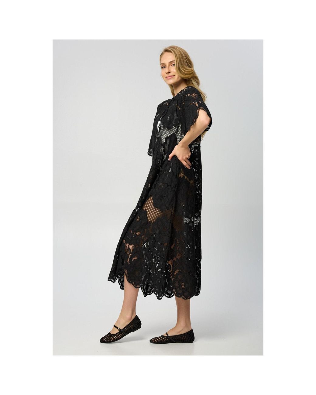 Saachi Black Floral Mesh Lace Kaftan