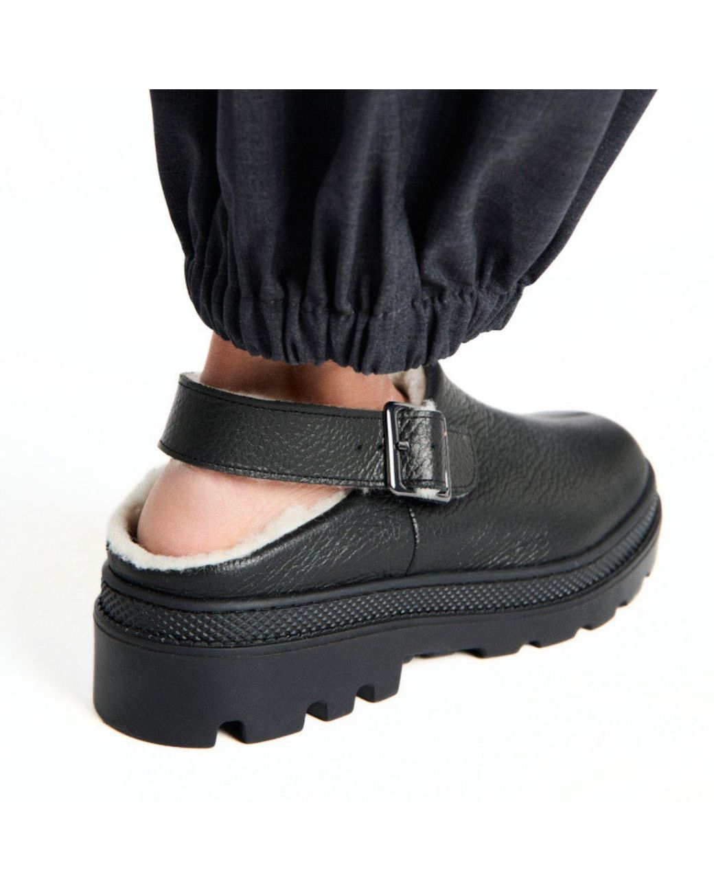 Naguisa Black Amalia