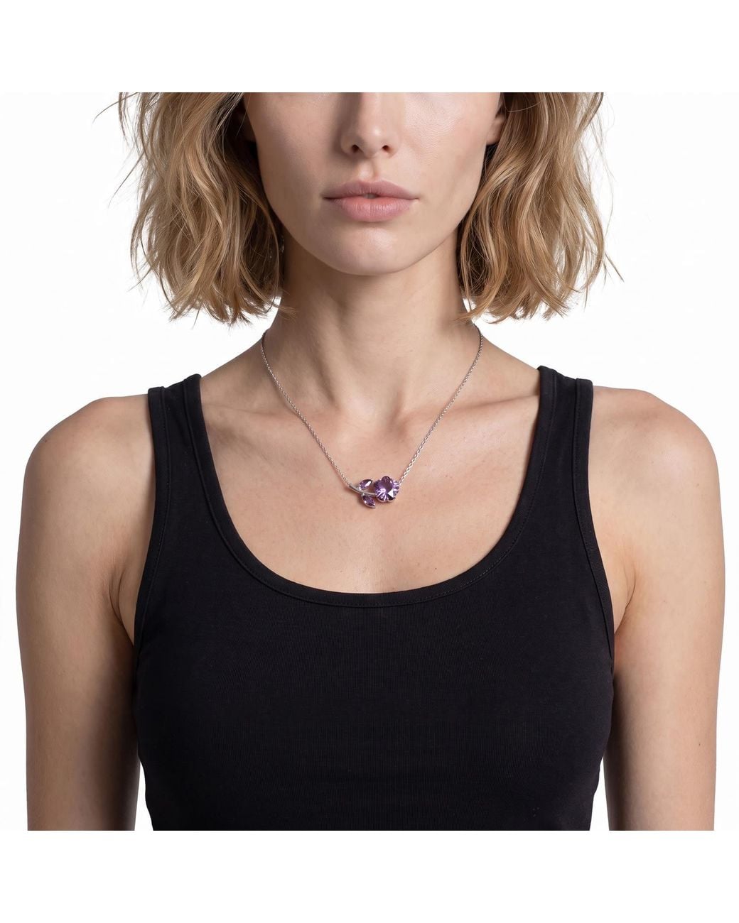 Modenaire Metallic Crystal Daisy Flower Pendant Necklace