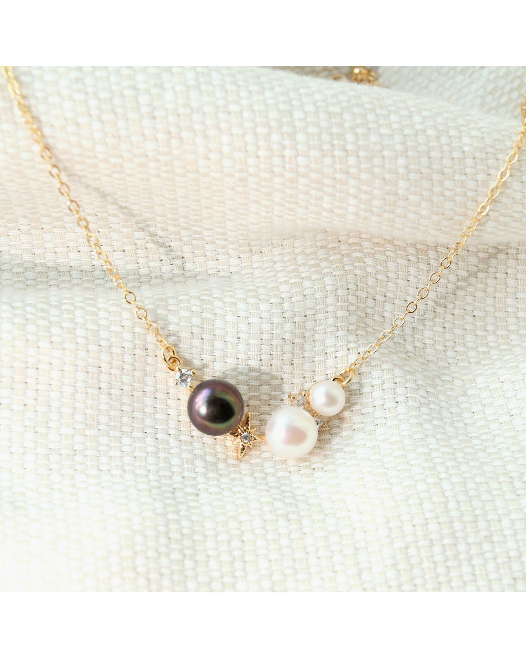 Ninemoo Metallic Eclipse Pearl Necklace