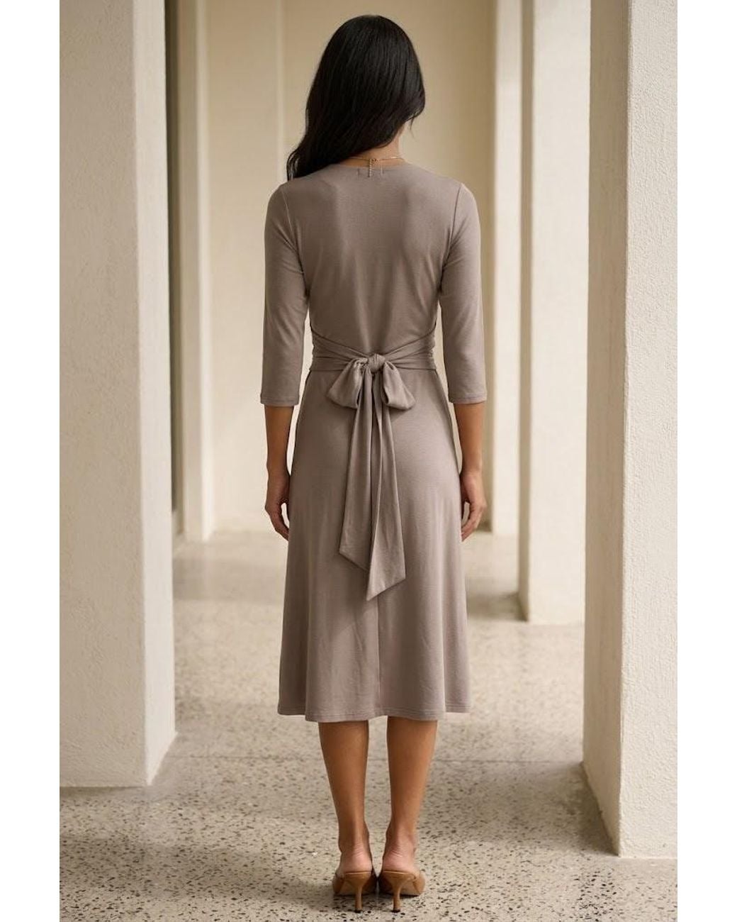 Conquista Gray Elegant Wrap-Waist Midi Jersey Dress