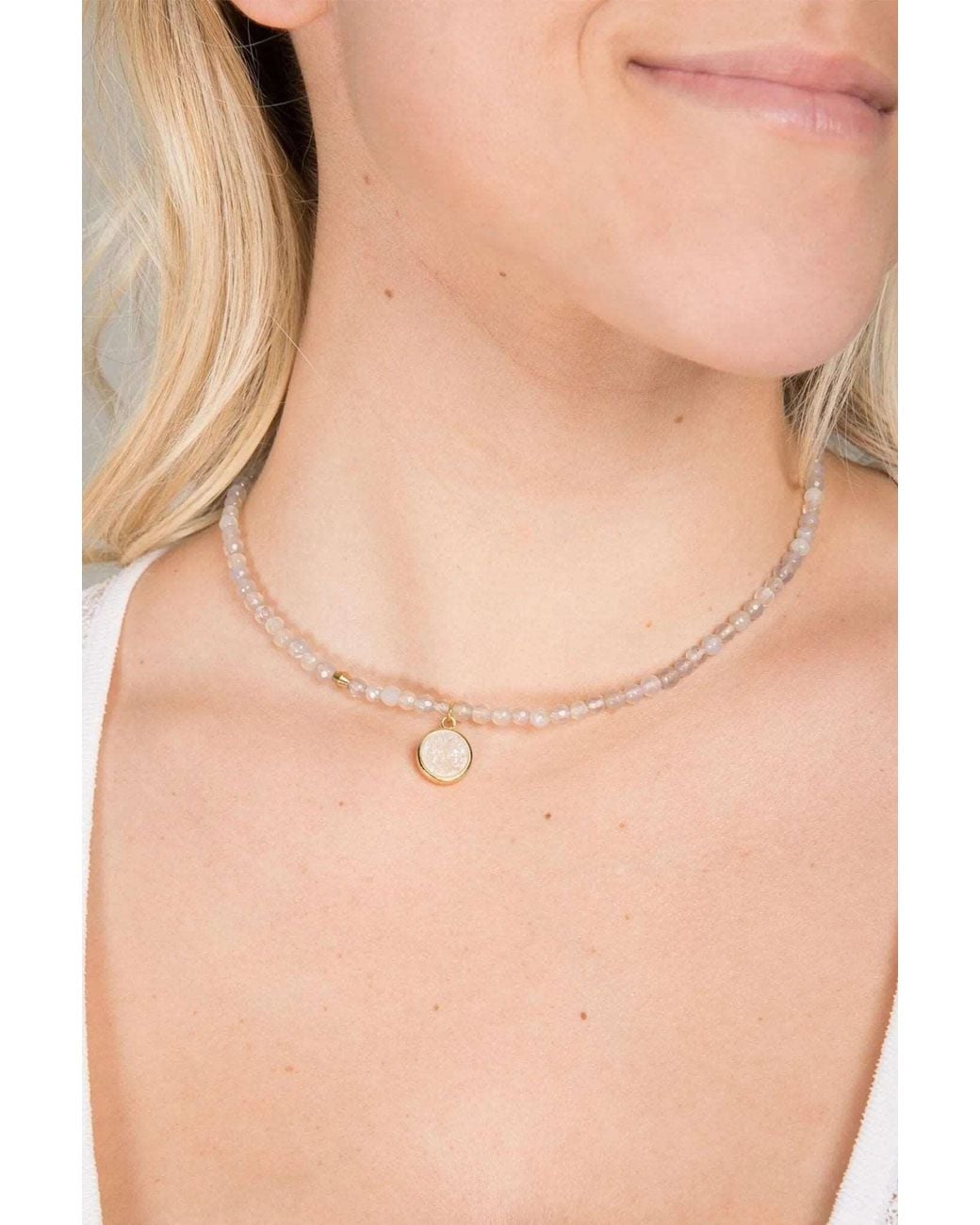 Saachi White Agate Gemstone Beads Necklace With Druzy Pendant