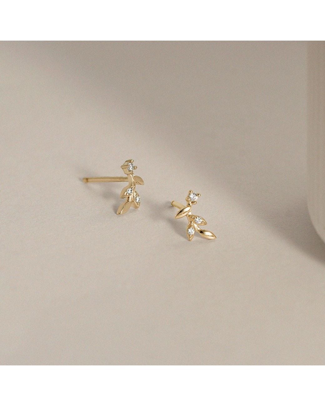 Diamonbliss Metallic Marilyn Monroe Mini Leaf Earrings