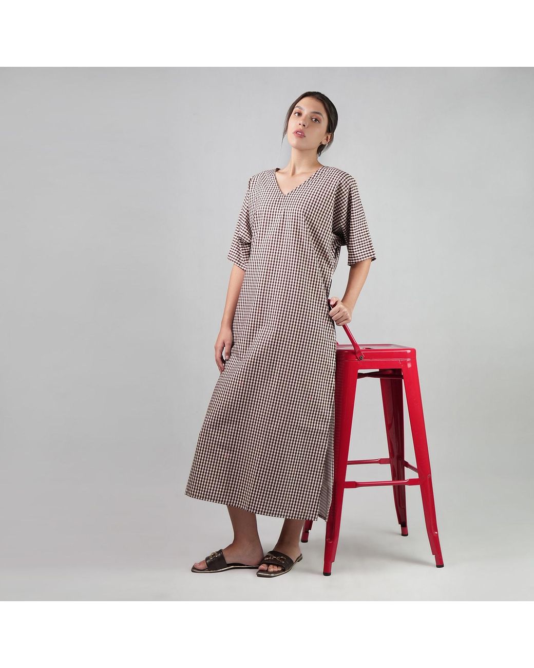 DHARA SHETH DUBAI Gray The New Classic Gingham Long Cotton Kaftan Dress With Side Slit