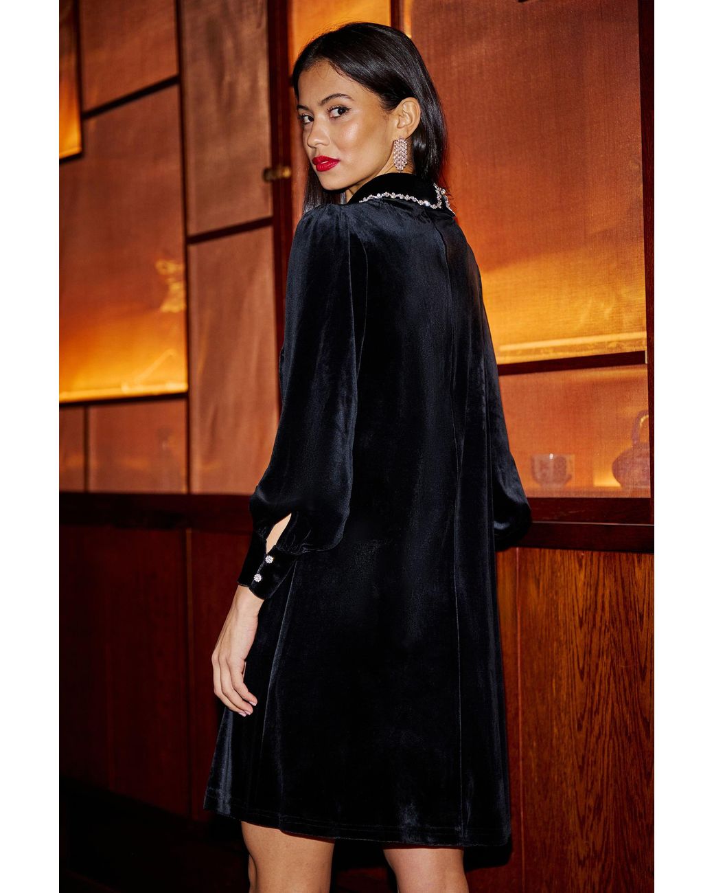 Yumi' Black Long Sleeve Velvet Tunic With Diamante Collar