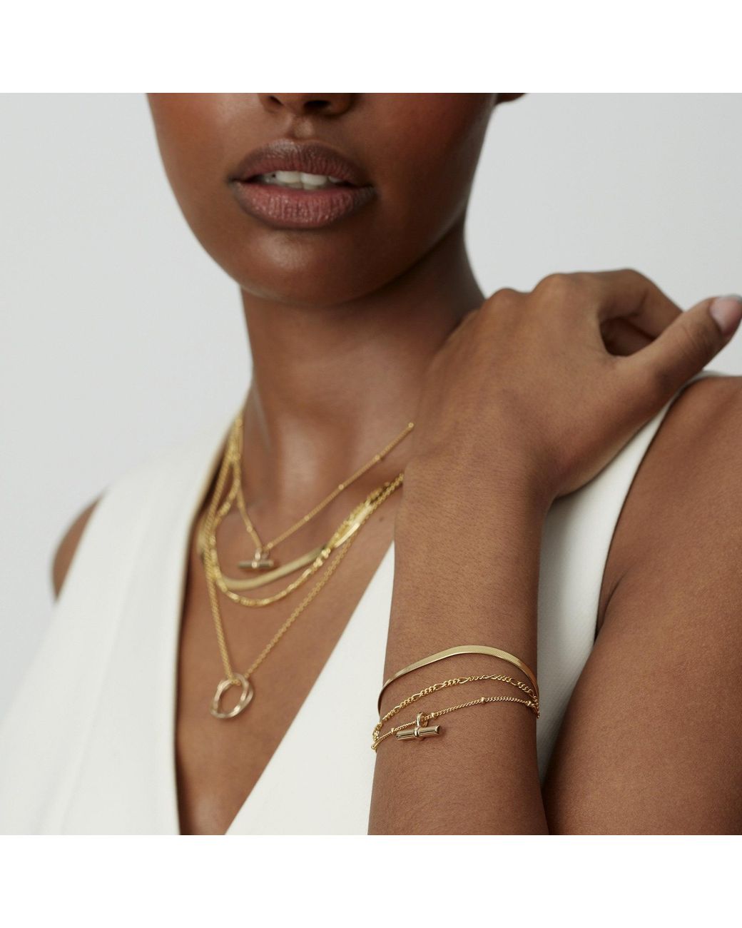 Muru Metallic T-Bar Bracelet