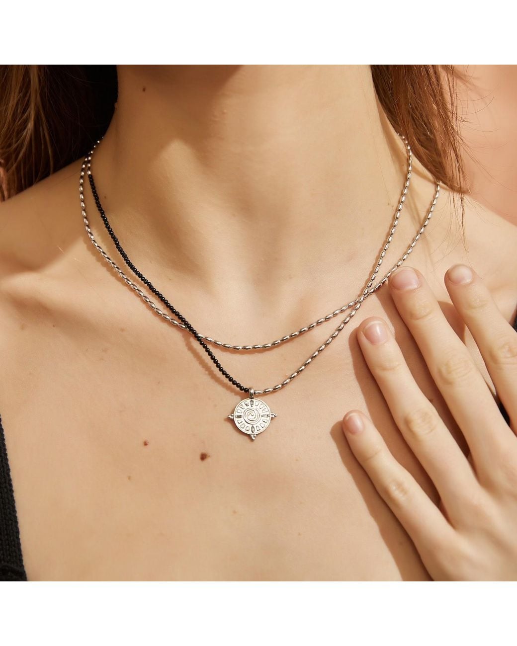 Aurozia Metallic Three Charms Simple Beaded Necklace