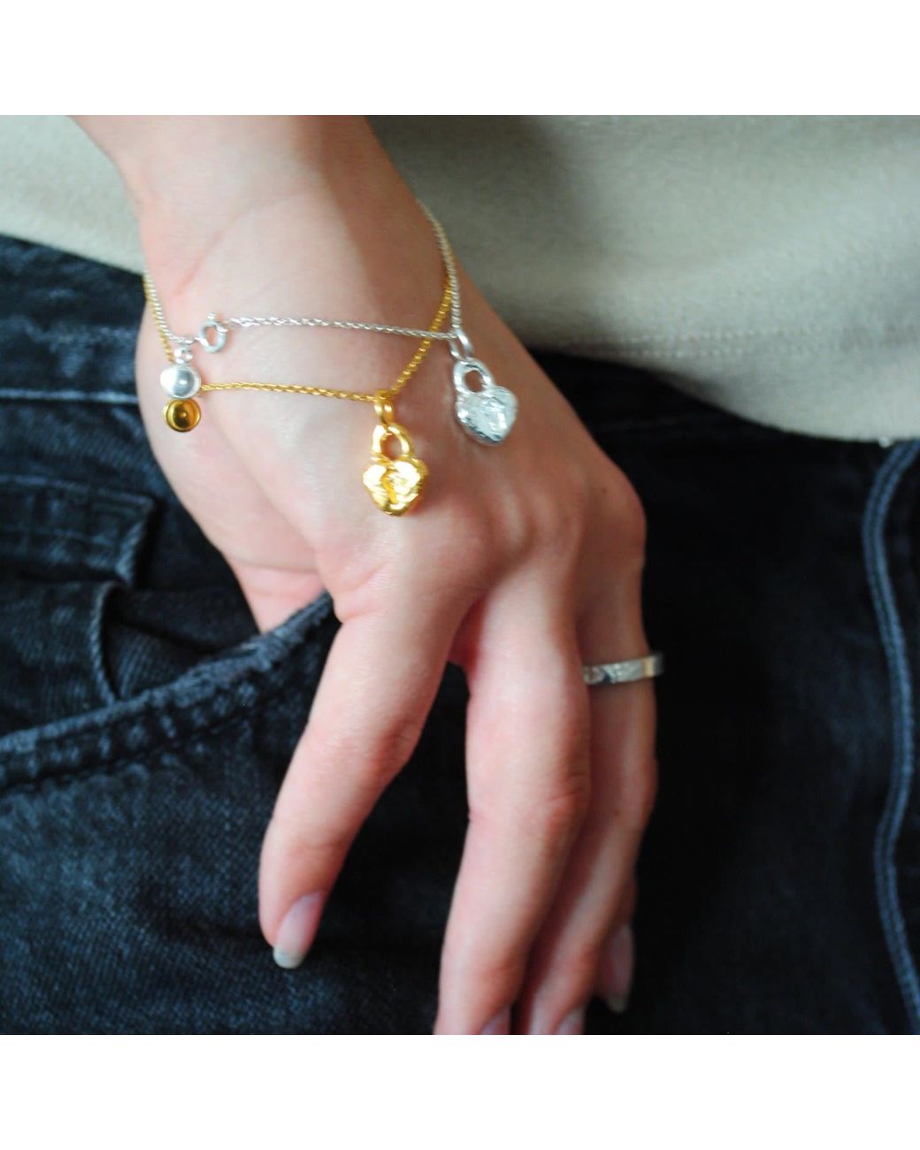 De Roms Metallic The Amor Vita Heart Bracelet