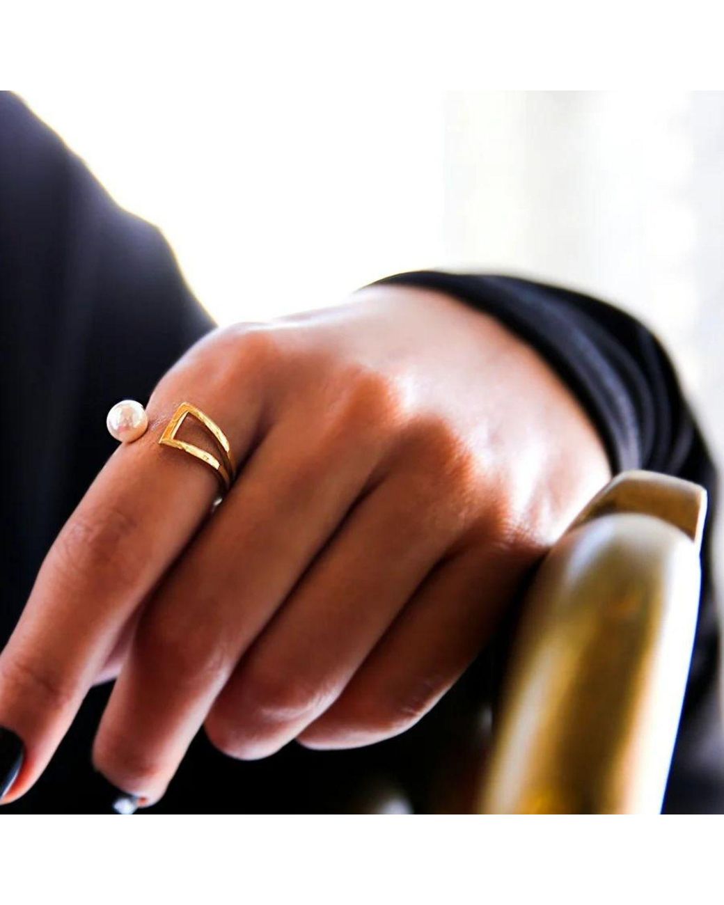 LINYA JEWELLERY Metallic Single Pearl Ring