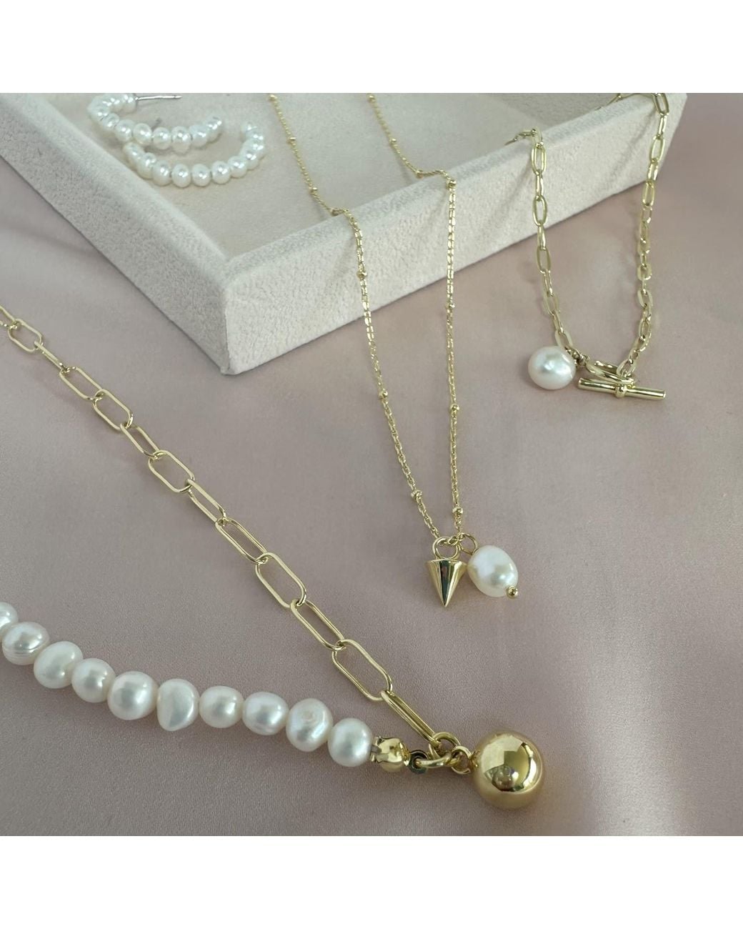 Clemence Wren Metallic Asymmetric Pearl Necklace