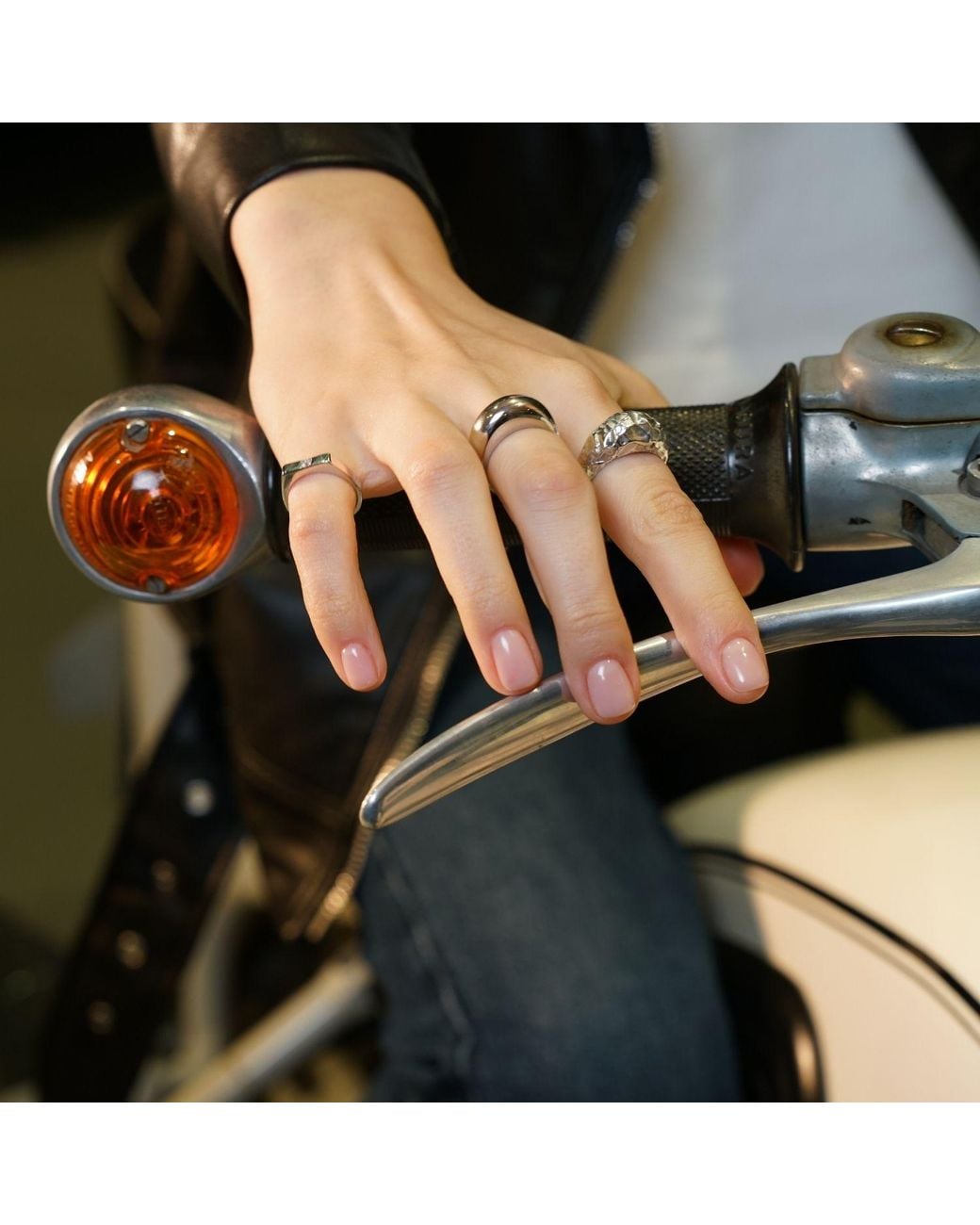 LINYA JEWELLERY Metallic Pary Amorphous Shiny Oval Ring